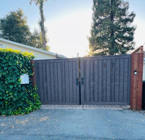 537 7th Avenue, Menlo Park, CA 94025