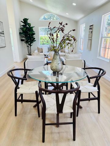 537 7th Avenue, Menlo Park, CA 94025