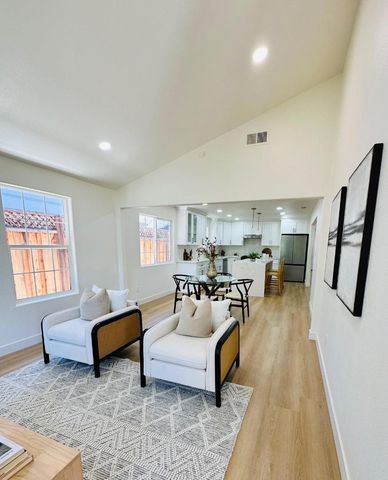 537 7th Avenue, Menlo Park, CA 94025