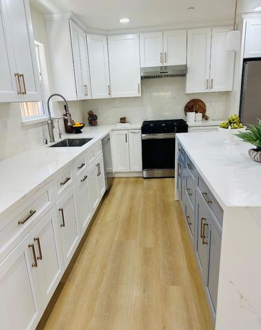 537 7th Avenue, Menlo Park, CA 94025