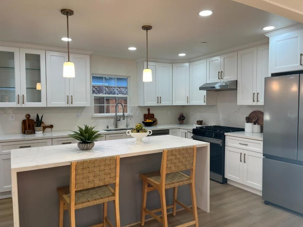 Image 10 of property listing at 537 7th Avenue, Menlo Park, CA 94025