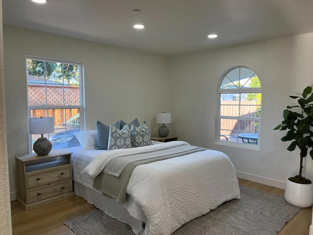 Image 20 of property listing at 537 7th Avenue, Menlo Park, CA 94025