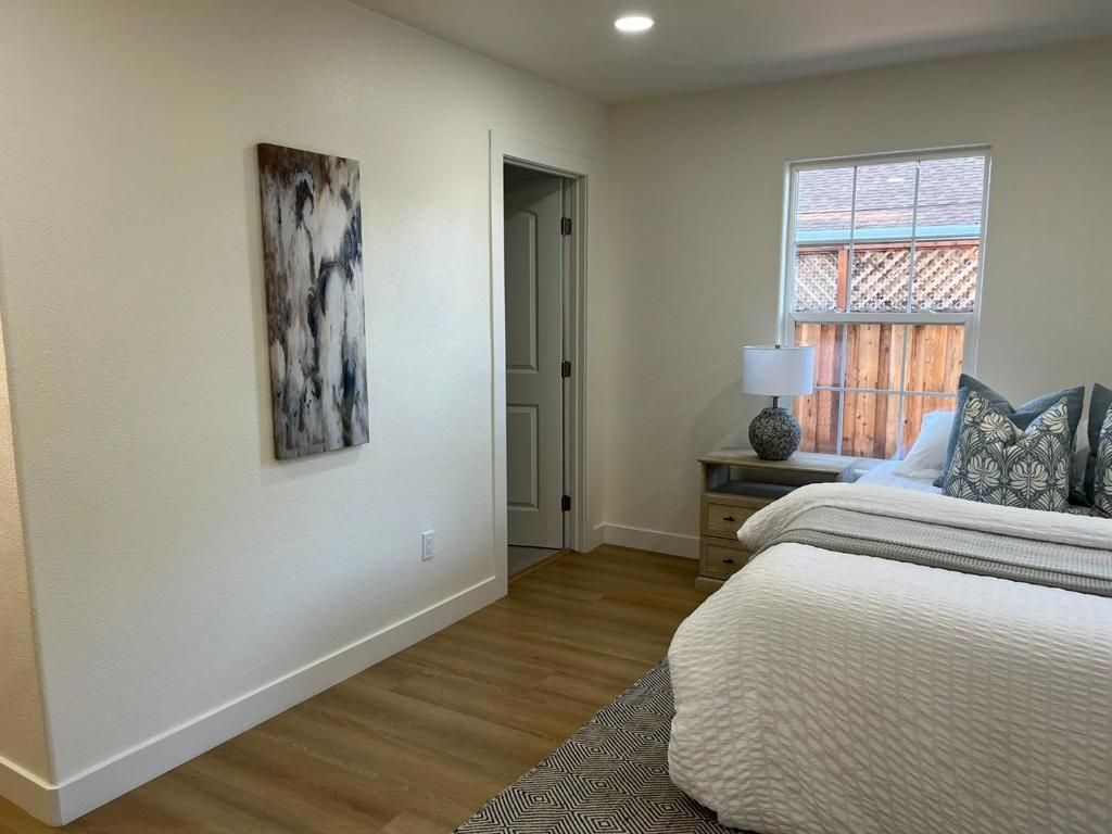 Image 22 of property listing at 537 7th Avenue, Menlo Park, CA 94025