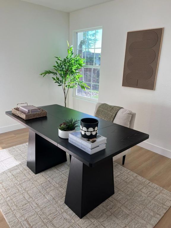 Image 6 of property listing at 537 7th Avenue, Menlo Park, CA 94025