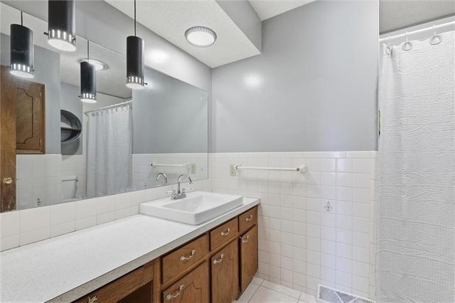 7710 Speaker Road, Kansas City, KS 66111