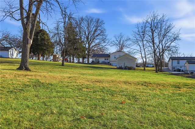 7710 Speaker Road, Kansas City, KS 66111