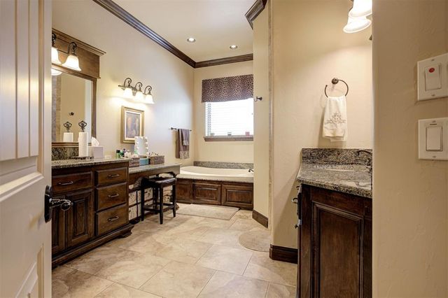 4520 Black Horse Road, Norman, OK 73072