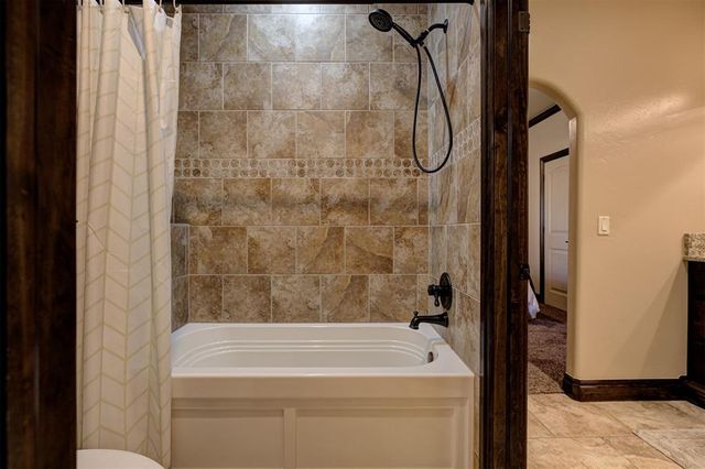 4520 Black Horse Road, Norman, OK 73072