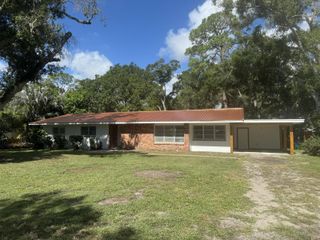 1749 26th Avenue, Vero Beach, FL 32960