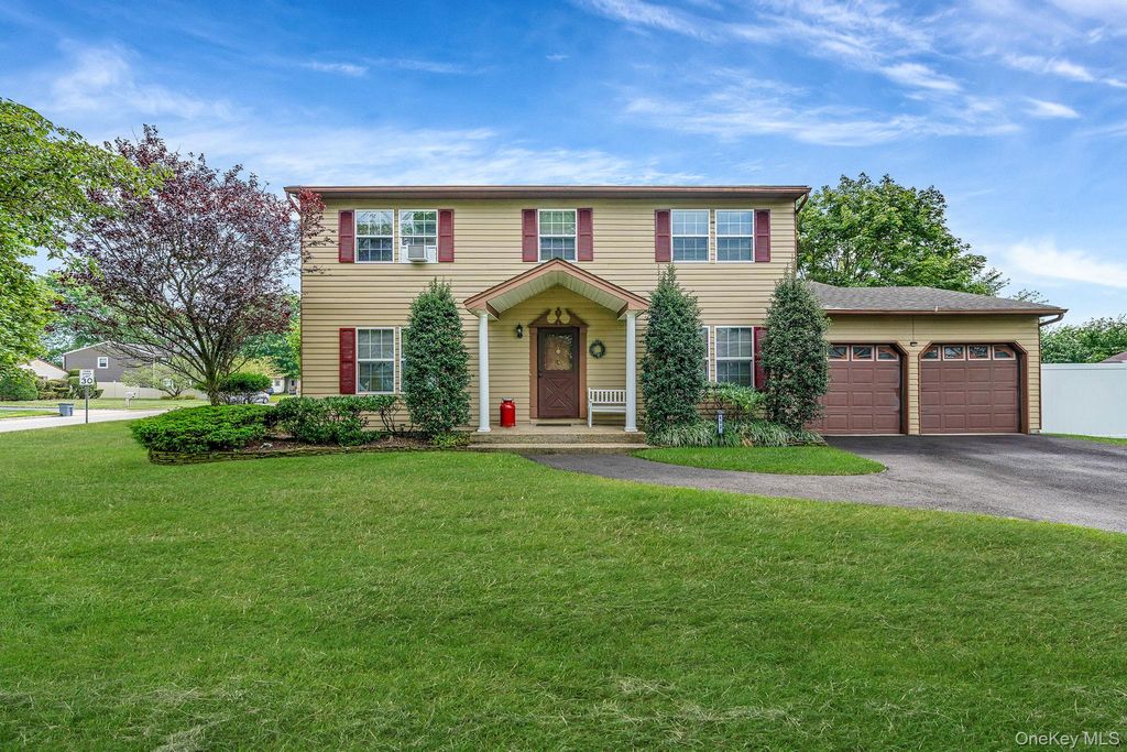 102 Camille Lane, East Patchogue, NY 11772