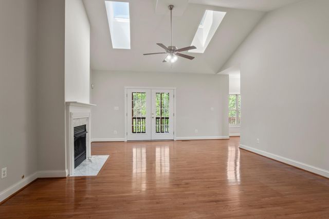245 CARRIAGE CHASE CIR, Warrenton, VA 20186