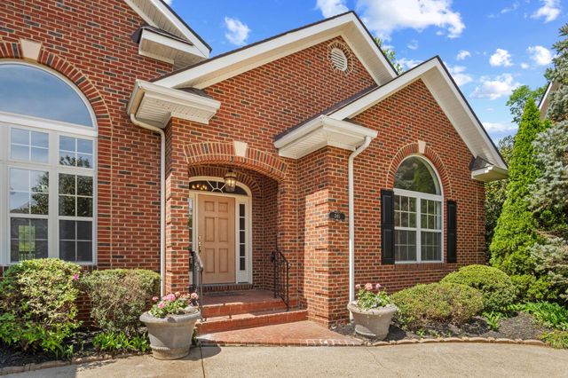 245 CARRIAGE CHASE CIR, Warrenton, VA 20186