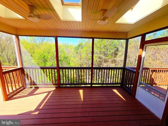 245 CARRIAGE CHASE CIR, Warrenton, VA 20186
