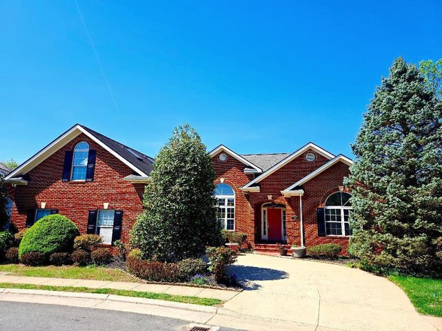 245 CARRIAGE CHASE CIR, Warrenton, VA 20186