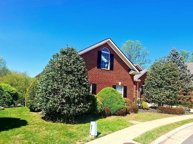 245 CARRIAGE CHASE CIR, Warrenton, VA 20186