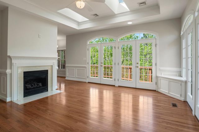 245 CARRIAGE CHASE CIR, Warrenton, VA 20186
