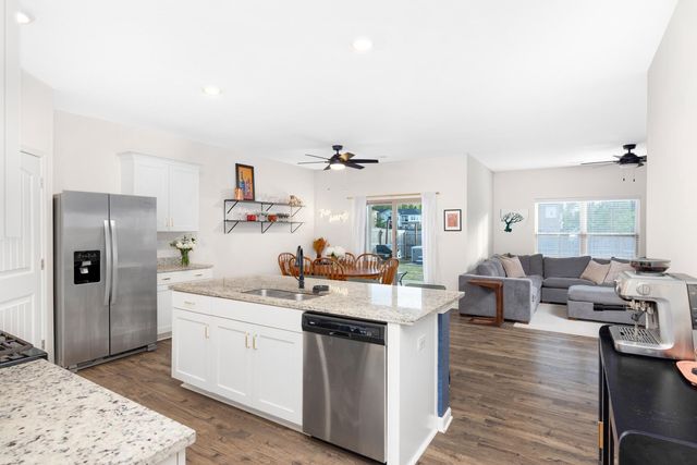 4779 BARRETT OAKS DR, Millington, TN 38053