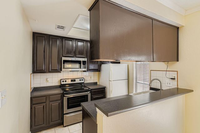 708 Graham PL 101, Austin, TX 78705