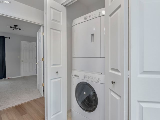 20030 MARIGOLD Ct 18, West Linn, OR 97068