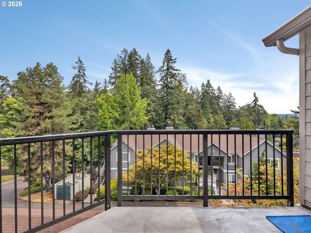 20030 MARIGOLD Ct 18, West Linn, OR 97068