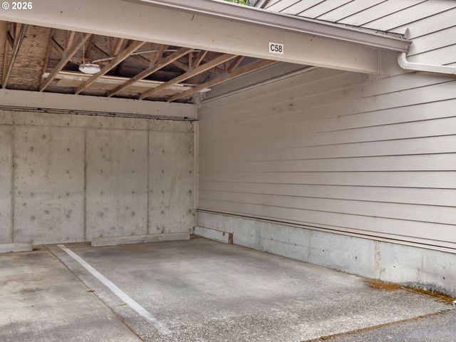 20030 MARIGOLD Ct 18, West Linn, OR 97068