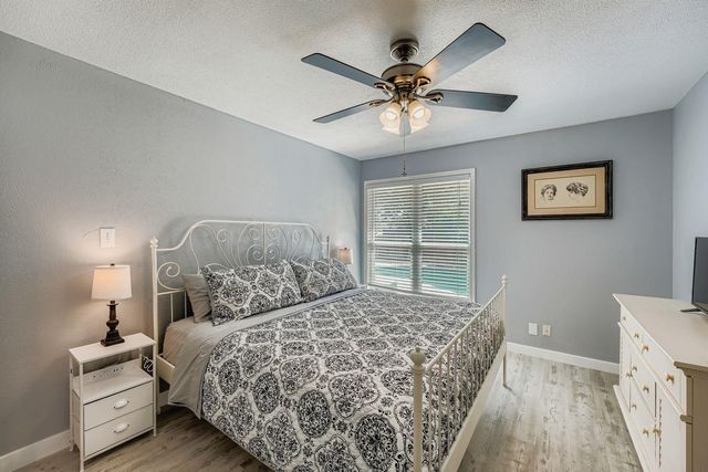 1121 Stoneoak LN, Austin, TX 78745