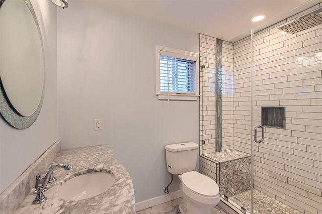 1121 Stoneoak LN, Austin, TX 78745