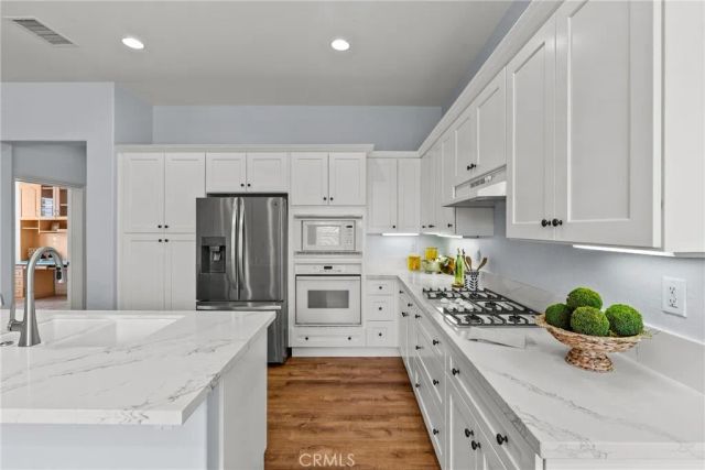 23753 Maple Leaf Court, Valencia, CA 91354