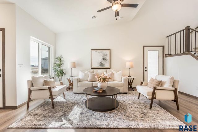 2300 E Jetty Pl Place, Sioux Falls, SD 57108