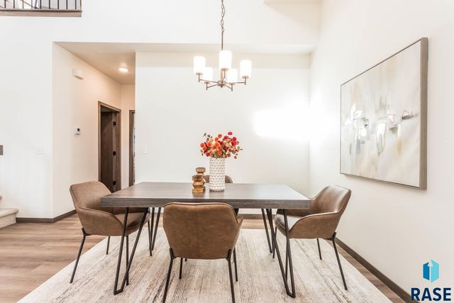 2300 E Jetty Pl Place, Sioux Falls, SD 57108