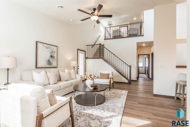 2300 E Jetty Pl Place, Sioux Falls, SD 57108