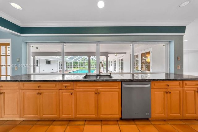 8820 N Lake Dasha Drive, Plantation, FL 33324