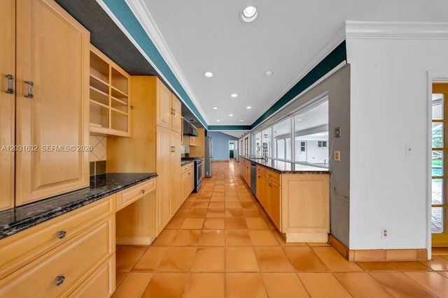 8820 N Lake Dasha Drive, Plantation, FL 33324