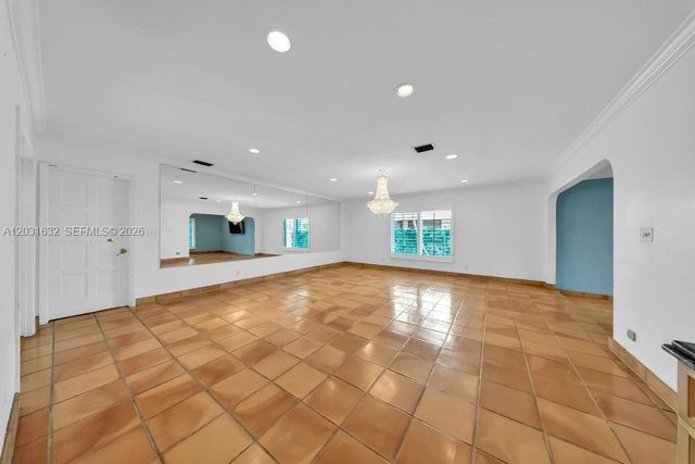 8820 N Lake Dasha Drive, Plantation, FL 33324