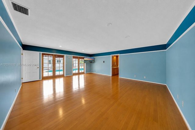 8820 N Lake Dasha Drive, Plantation, FL 33324