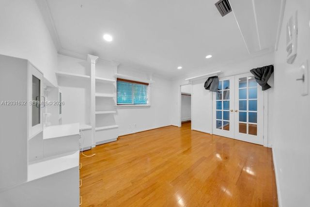 8820 N Lake Dasha Drive, Plantation, FL 33324