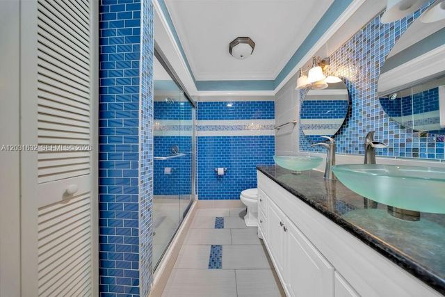 8820 N Lake Dasha Drive, Plantation, FL 33324