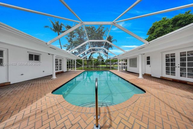 8820 N Lake Dasha Drive, Plantation, FL 33324