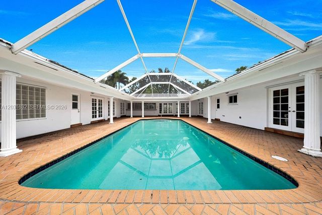 8820 N Lake Dasha Drive, Plantation, FL 33324