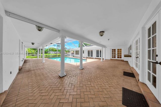 8820 N Lake Dasha Drive, Plantation, FL 33324