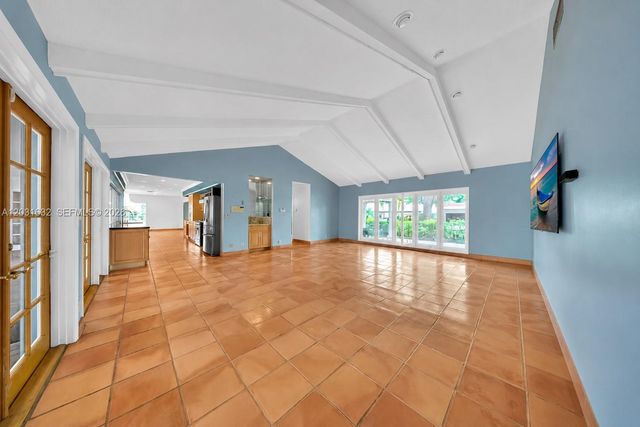 8820 N Lake Dasha Drive, Plantation, FL 33324