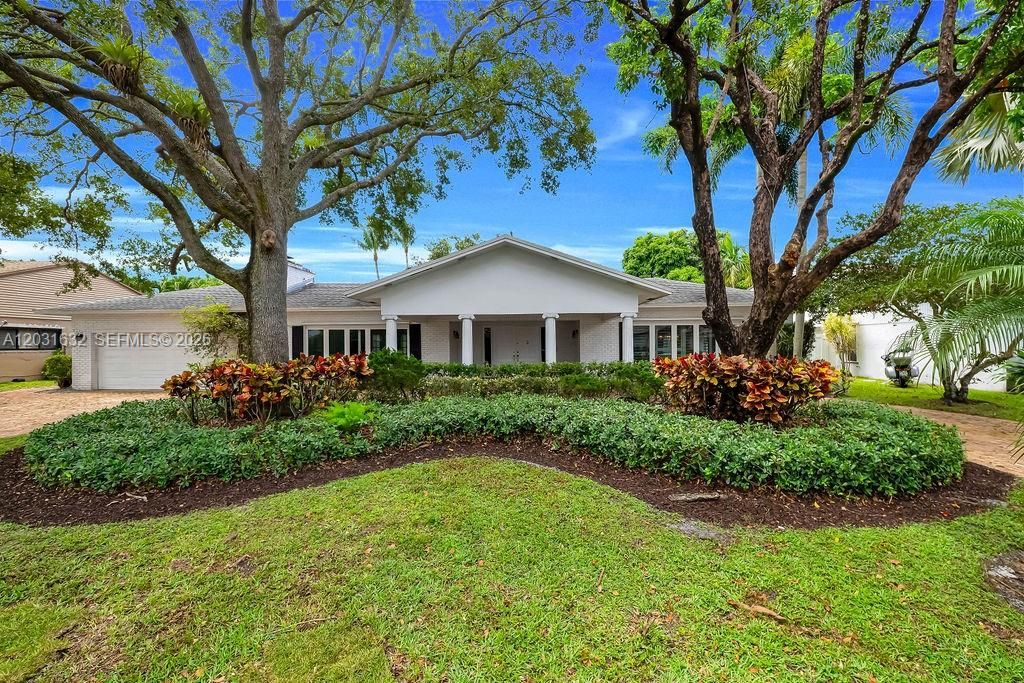8820 N Lake Dasha Drive, Plantation, FL 33324