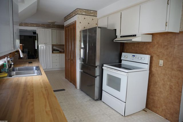 38402 Hazel Street, Harrison Twp, MI 48045