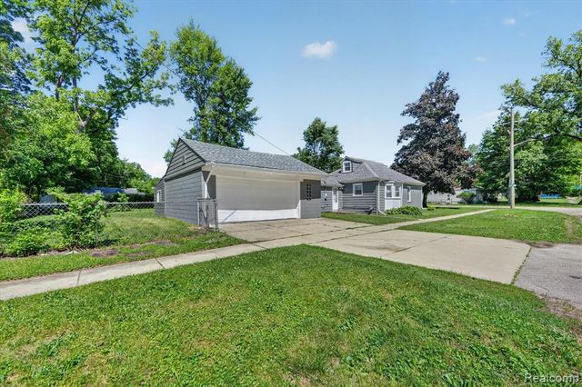 24827 Puritan, Redford, MI 48239