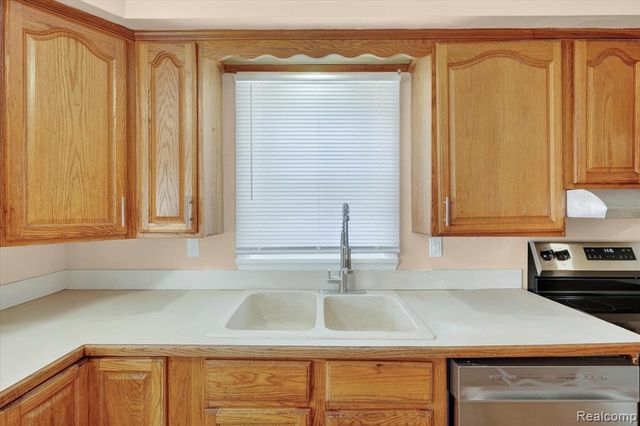 24827 Puritan, Redford, MI 48239