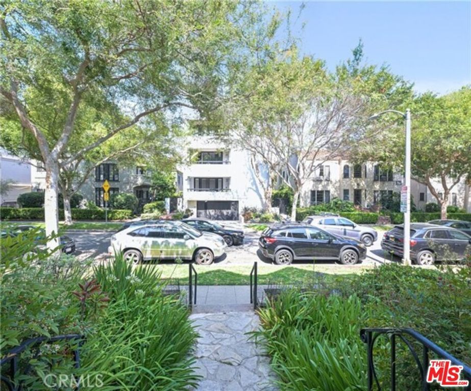 149 S Crescent Drive D, Beverly Hills, CA 90212