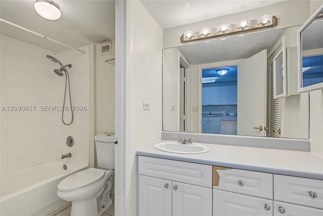 2301 Collins Ave 1420, Miami Beach, FL 33139