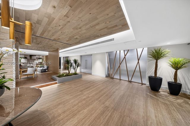 2301 Collins Ave 1420, Miami Beach, FL 33139