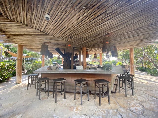 2301 Collins Ave 1420, Miami Beach, FL 33139