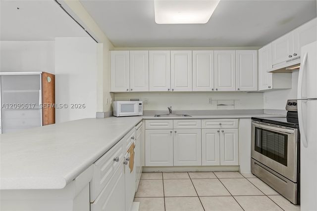 2301 Collins Ave 1420, Miami Beach, FL 33139